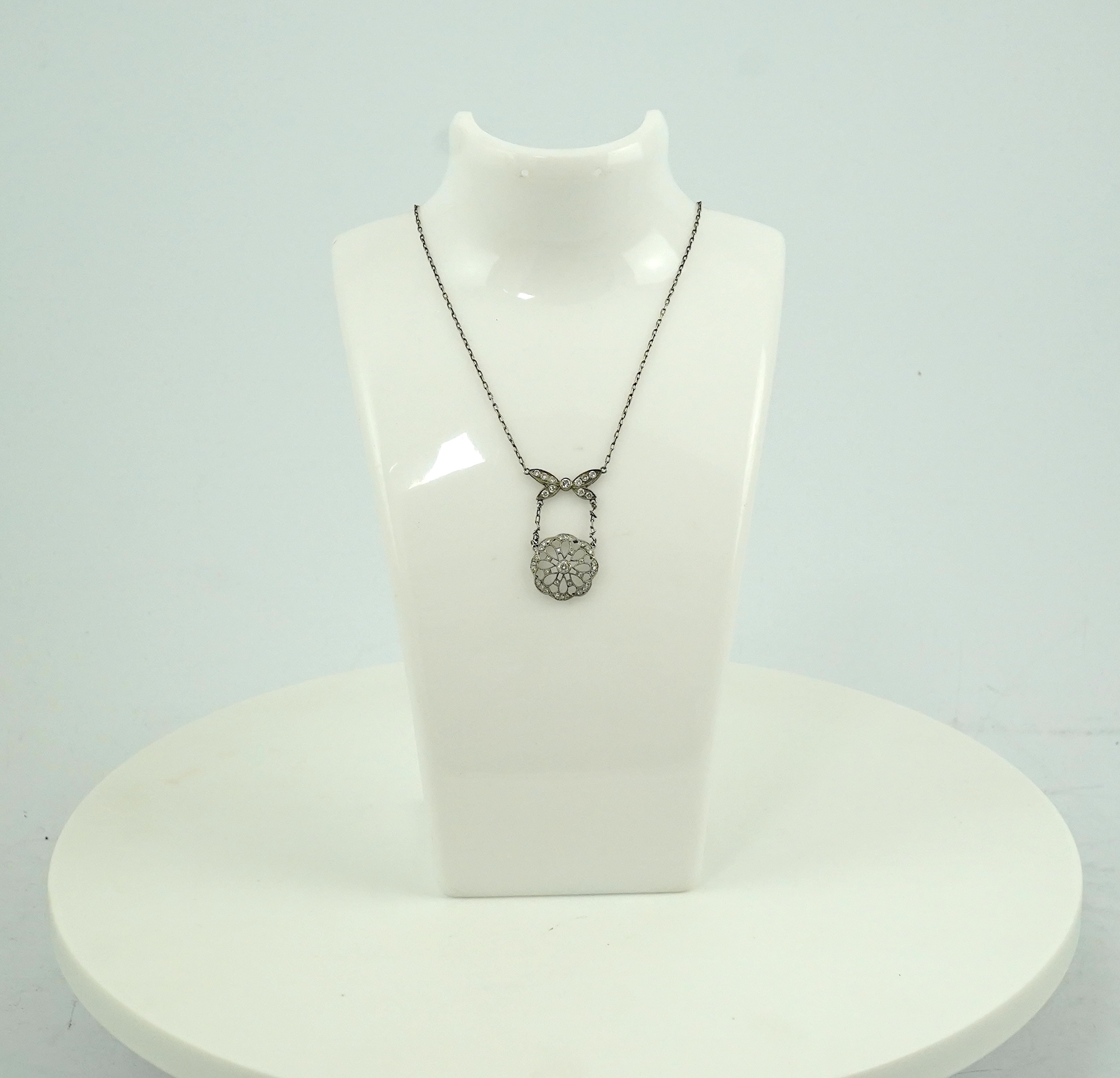 A diamond pendant necklace